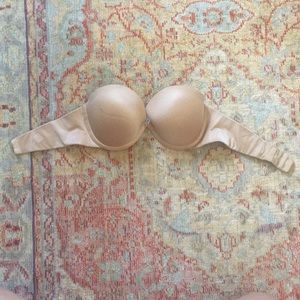 32C strapless VS bra in beige/tan/“nude”